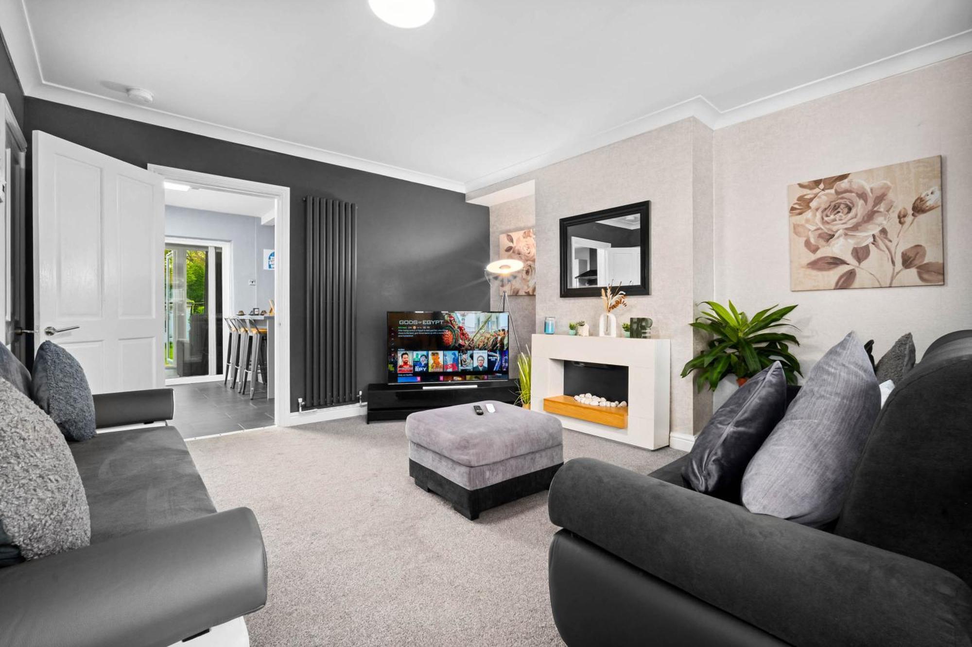 Stylish 3 Bedroom Home Away From Home Birmingham Bagian luar foto